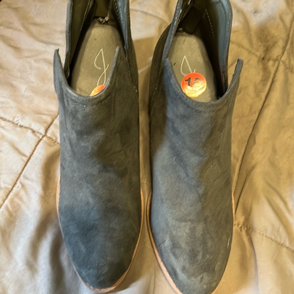 NWT BOOTIES